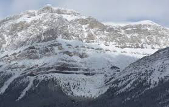 कनाडा में मिले तीन पर्वतारोहियों के शव 