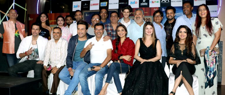 मधु, कृष्णा अभिषेक , कायनात अरोरा ,रजनीश दुग्गल और अन्य कलाकार निर्देशक मनोज शर्मा की तीन कॉमेडी फिल्म के महूरत पे आये।