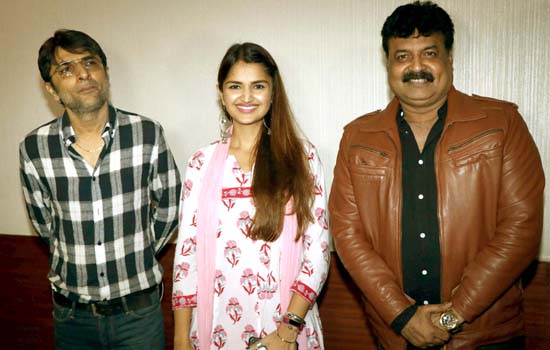 Tara Alisha Berry,  Sunil pal, Pramod Gore, Vishal Mishra at screening of Hindi film Marudhar Express