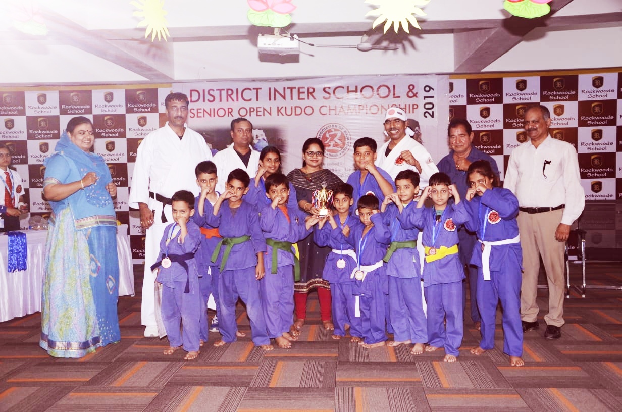 दिल्ली पब्लिक स्कूल बना डिस्ट्रिक्ट चैंपियन, सेंटपॉल रहा उपविजेता