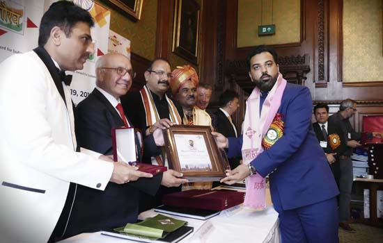 ब्रिटिश पार्लियामेंट, लंदन में  ’भारत गौरव सम्मान‘ से सम्मानित लक्ष्यराजसिंह मेवाड