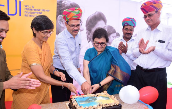 अंबुजा सीमेंट फाउंडेशन ने हिंदुस्तान जिंक़ के साथ मिलकर  दरीबा में शुरू किया कौशल प्रशिक्षण कार्यक्रम