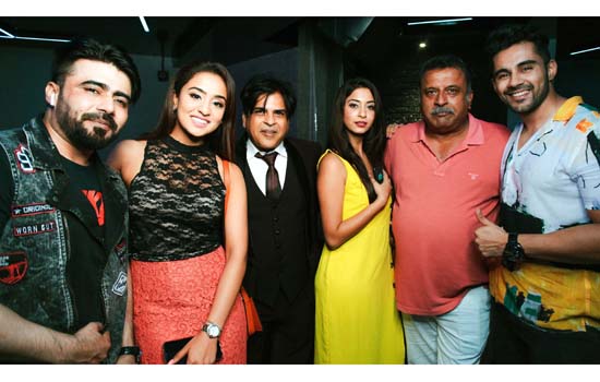 Director Chandrakant Singh celebrated his birthday party with friends 
