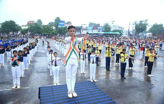बांसवाड़ा के कुशलबाग मैदान में हर्षोल्लास एवं उमंग से मनाया स्वाधीनता दिवस