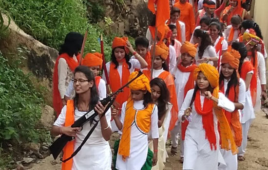 दुर्गा वाहिनी मातृशक्ति की भव्य शोभायात्रा निकाली