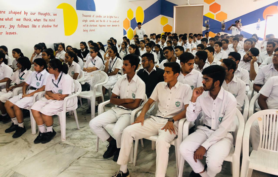 दिल्ली पब्लिक स्कूल उदयपुर ने सडक सुरक्षा अभियान में निभाई सहभागिता