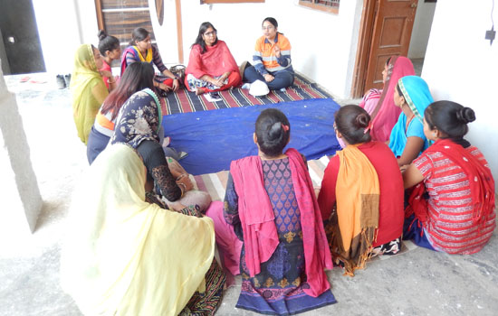 सखी उत्पादन केन्द्र आजोलिया का खेडा में सुरक्षा जागरूकता कार्यक्रम