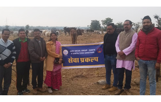 गौशाला में आधा ट्रक चारा ओर 100 किलो गुड़ भेंट