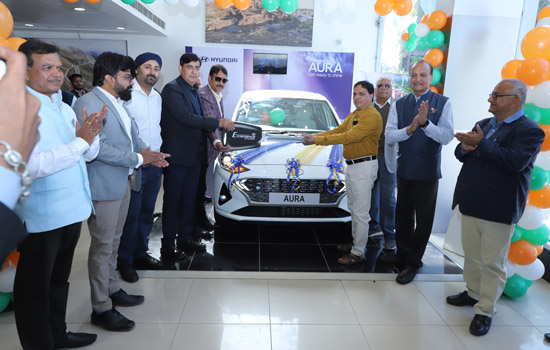 हुंडई मोटर इंडिया कि नई कार ’’ऑरा ‘‘ बडोला हुंडई पर लॉच
