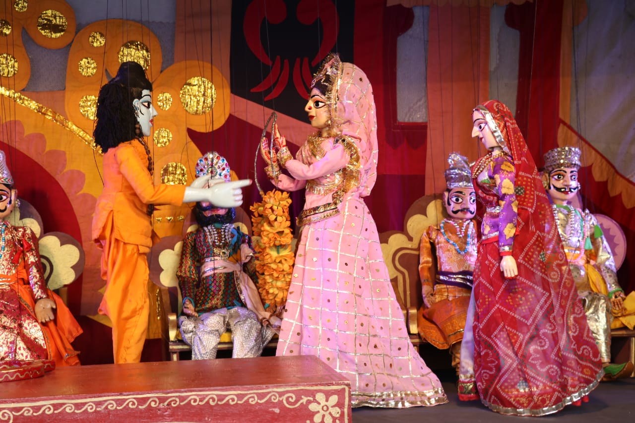 कठपुतली नाटिका रामायण का भावपूर्ण मंचन 