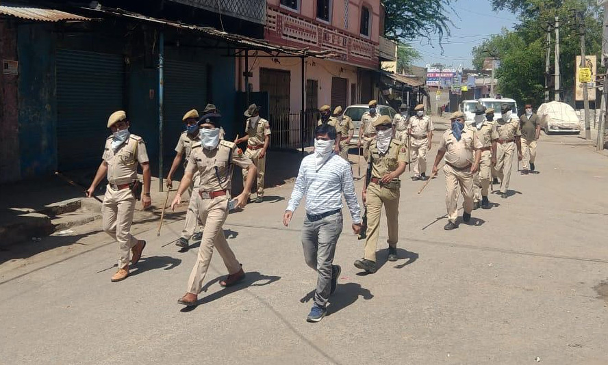 चुस्त प्रशासन रख रहा है हाईटेक निगाहें