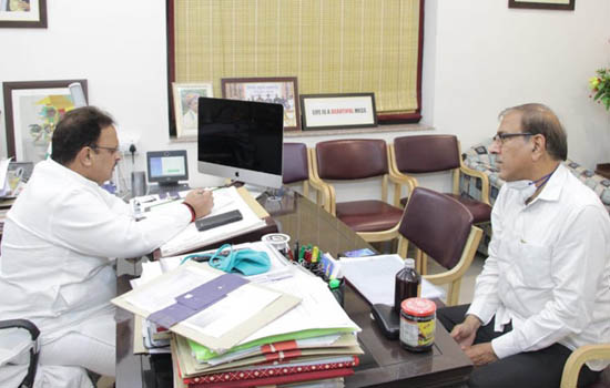 विधायक श्री जांगिड़ ने की जयपुर में चिकित्सा मंत्री रघु शर्मा से मुलाकात
