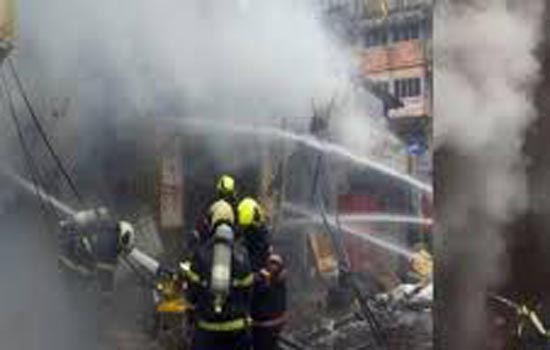 मुंबई के बोरीवली में शॉपिंग मॉल में लगी भयंकर आग