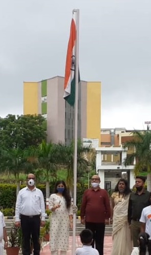 दिल्ली पब्लिक स्कूल में स्वतंत्रता दिवस पर ध्वजारोहण