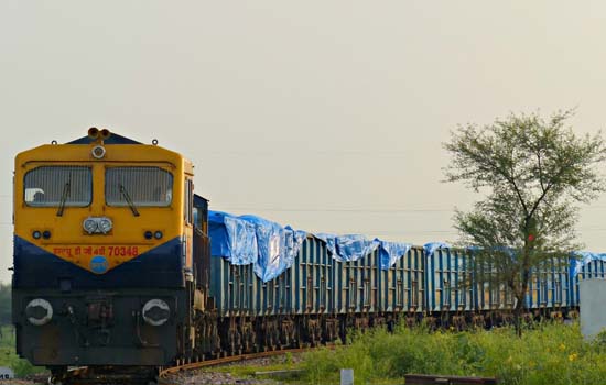प्रिन्टेड एक्सपोर्ट फैब्रिक्स की बुकिंग से बढा जोधपुर रेल मंड़ल का पार्सल यातायात
