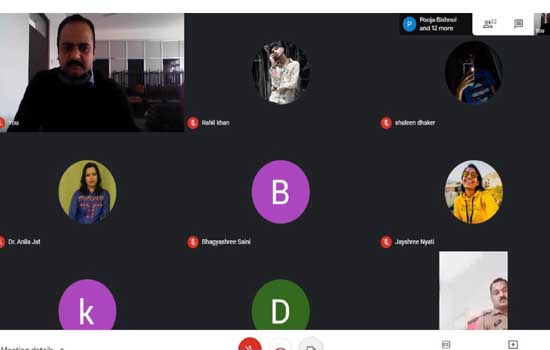 छात्र-छात्राओं ने पुलिस स्टेशन का वर्चुअल विजिट किया