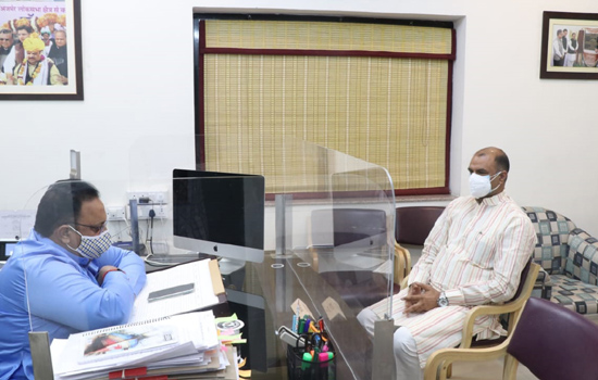 सांसद सी.पी.जोशी ने की चिकित्सा एवं स्वास्थ्य मंत्री रघु शर्मा से भेंट