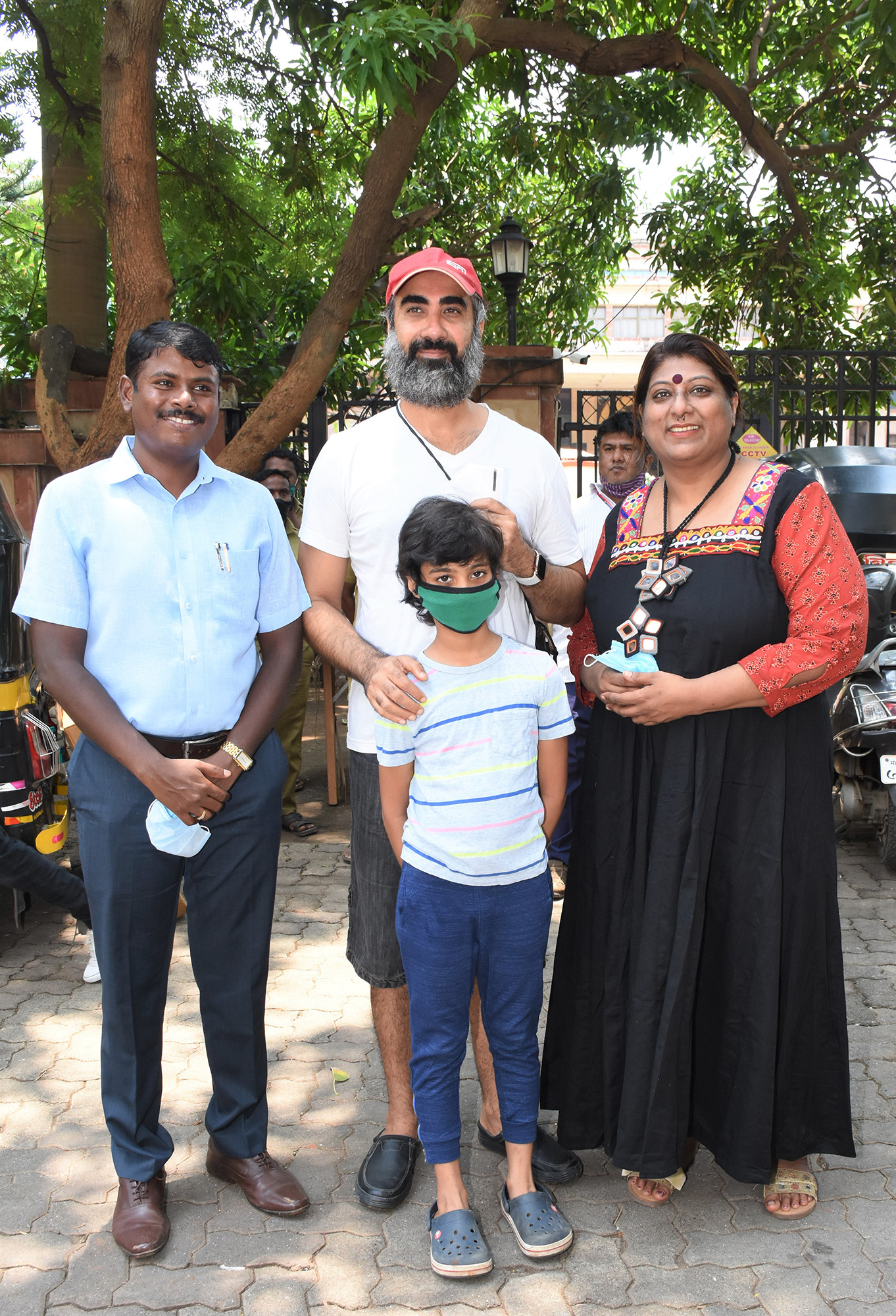 Ranvir Shorey with son Haroon Shorey, Singer-Entrepreneur Saniya Saiyad take forward BMC’s Be A Tree Parent MEGA Vriksha Campaign