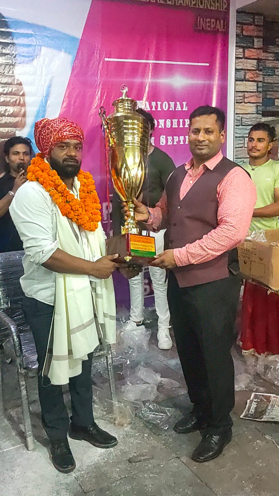 भारतीय शक्ति खेल संघ के राष्ट्रीय प्रतियोगिता में साहिल खान जीते 3 फिट बड़ी टॉफी