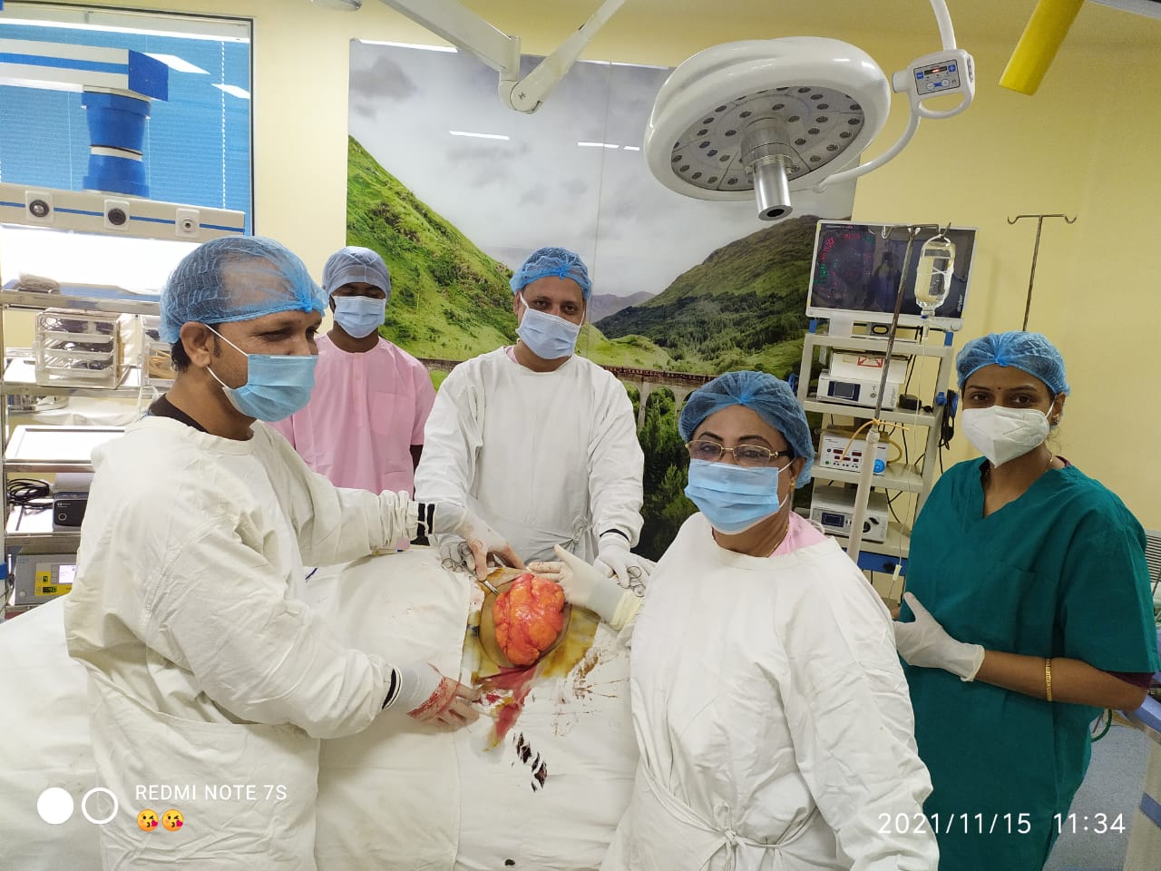 रेलवे अस्पताल में सर्जरी द्वारा रोगी की 9X6 इंच आकार की गाँठ निकाली