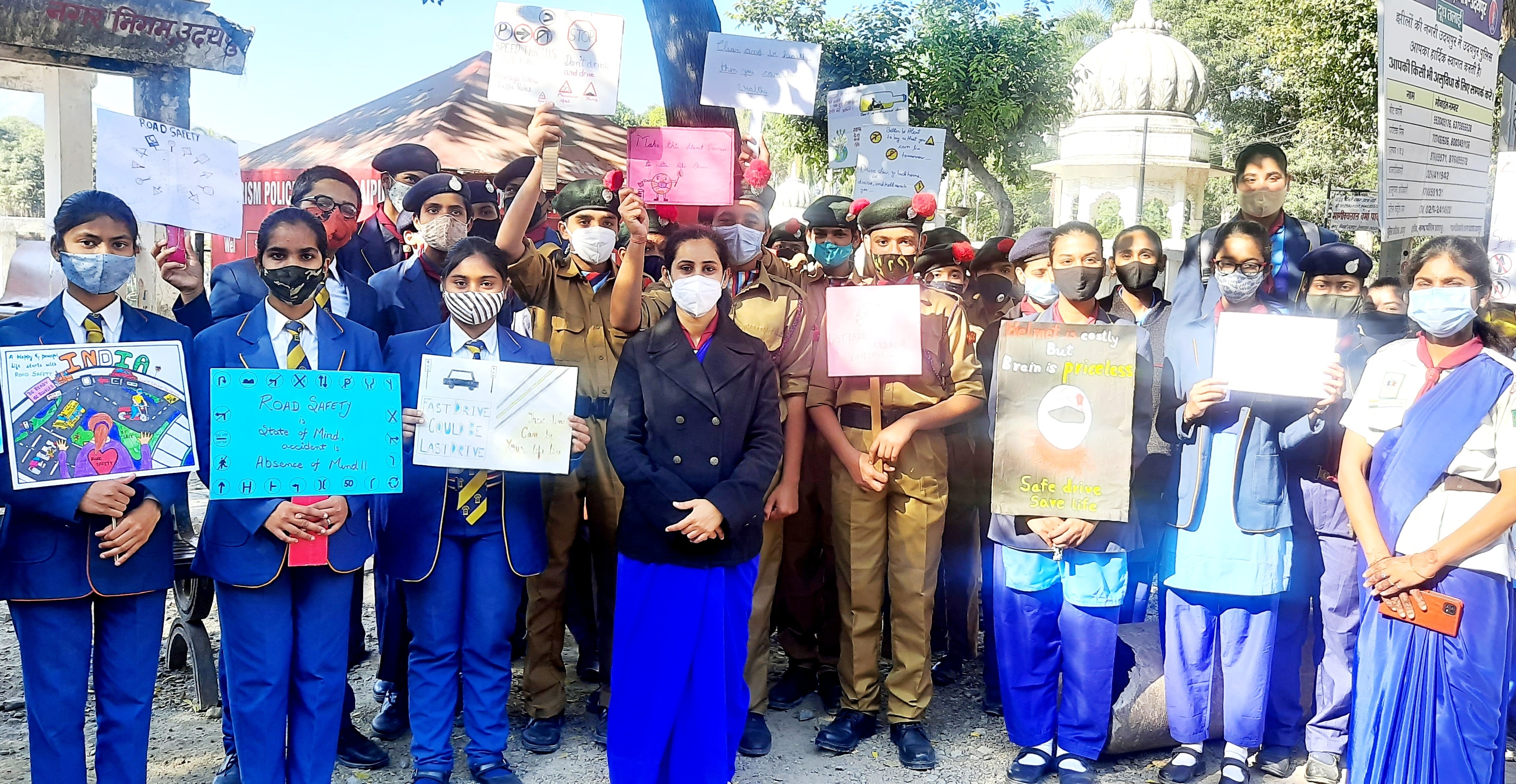 एम.एम.पी.एस. के विद्यार्थियों ने निकाली सडक सुरक्षा जागरूता रैली