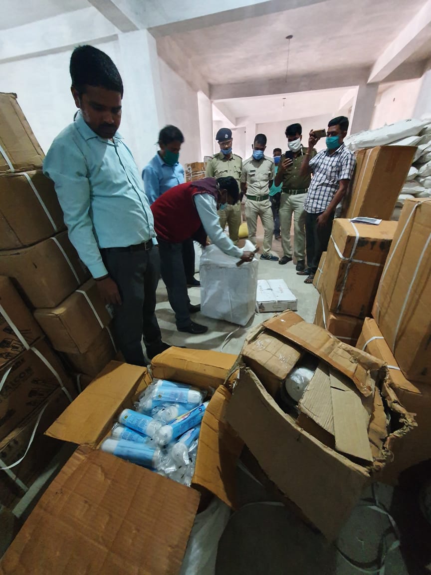 Rupees 5 Lakh worth duplicate KENT branded Spare filters of Water Purifiers and brand labels Seized in DANKUNI Hooghly, West Bengal.