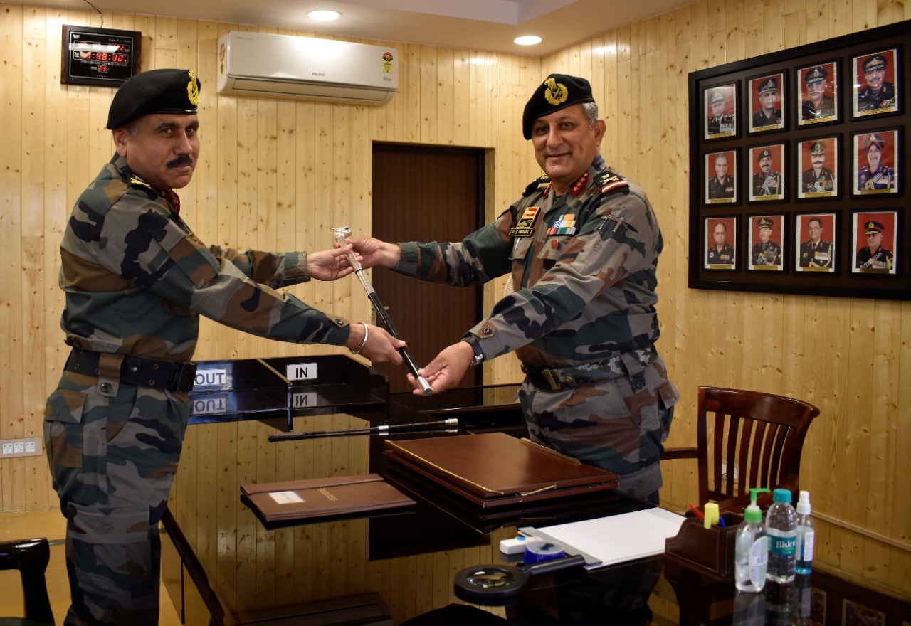LIEUTENANT GENERAL RAKESH KAPOOR, VISHISHT SEVA MEDAL  TAKES OVER COMMAND OF KONARK CORPS   