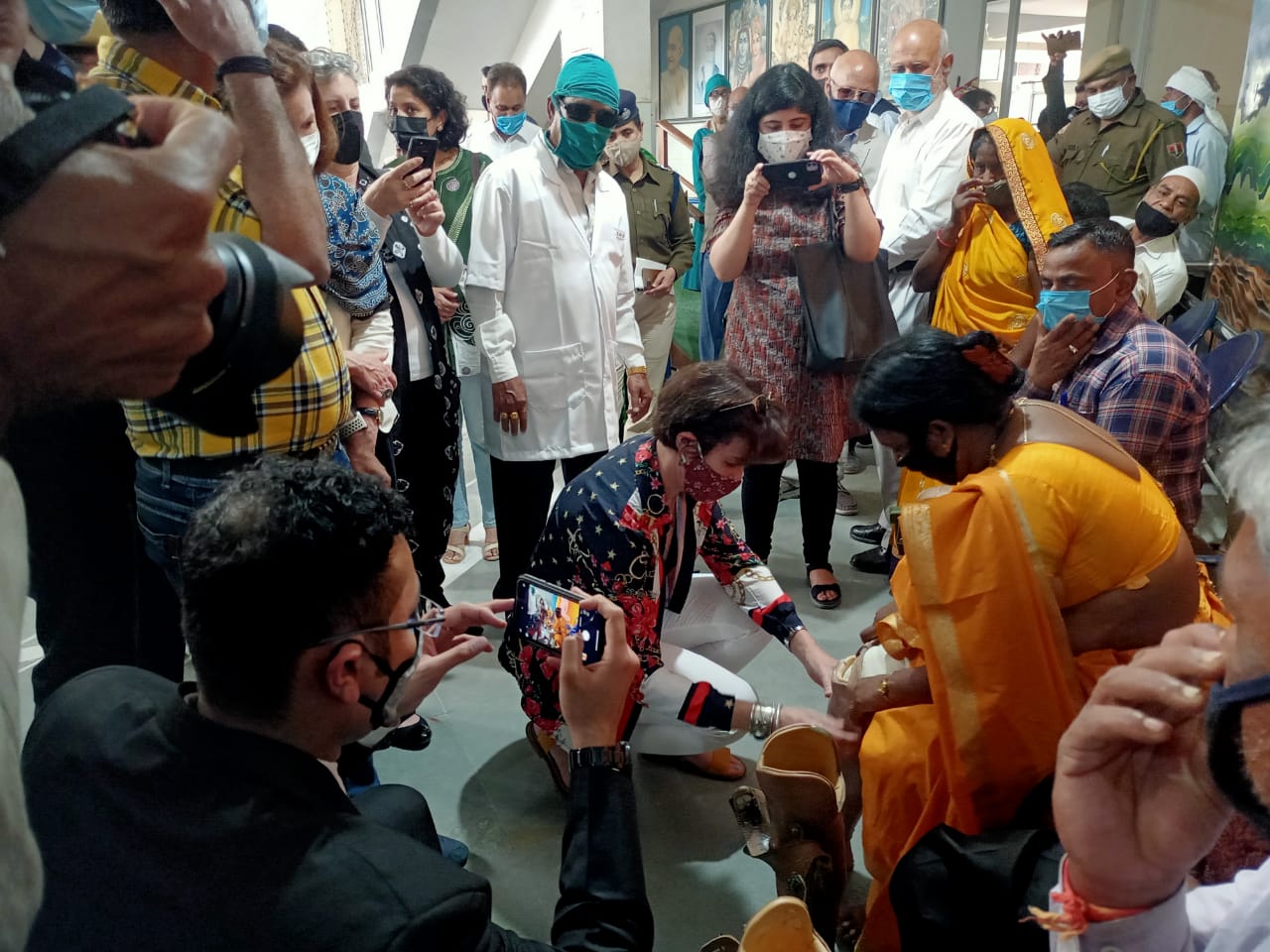 US Charge D’Affairs to India, Patricia A Lacina, inspected the manufacturing process of Jaipur Foot