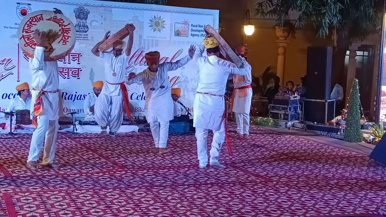 बीकानेर हाउस पर चंग नृत्य की रंगारंग प्रस्तुति ने प्रवासी राजस्थानियों का मन मोहा