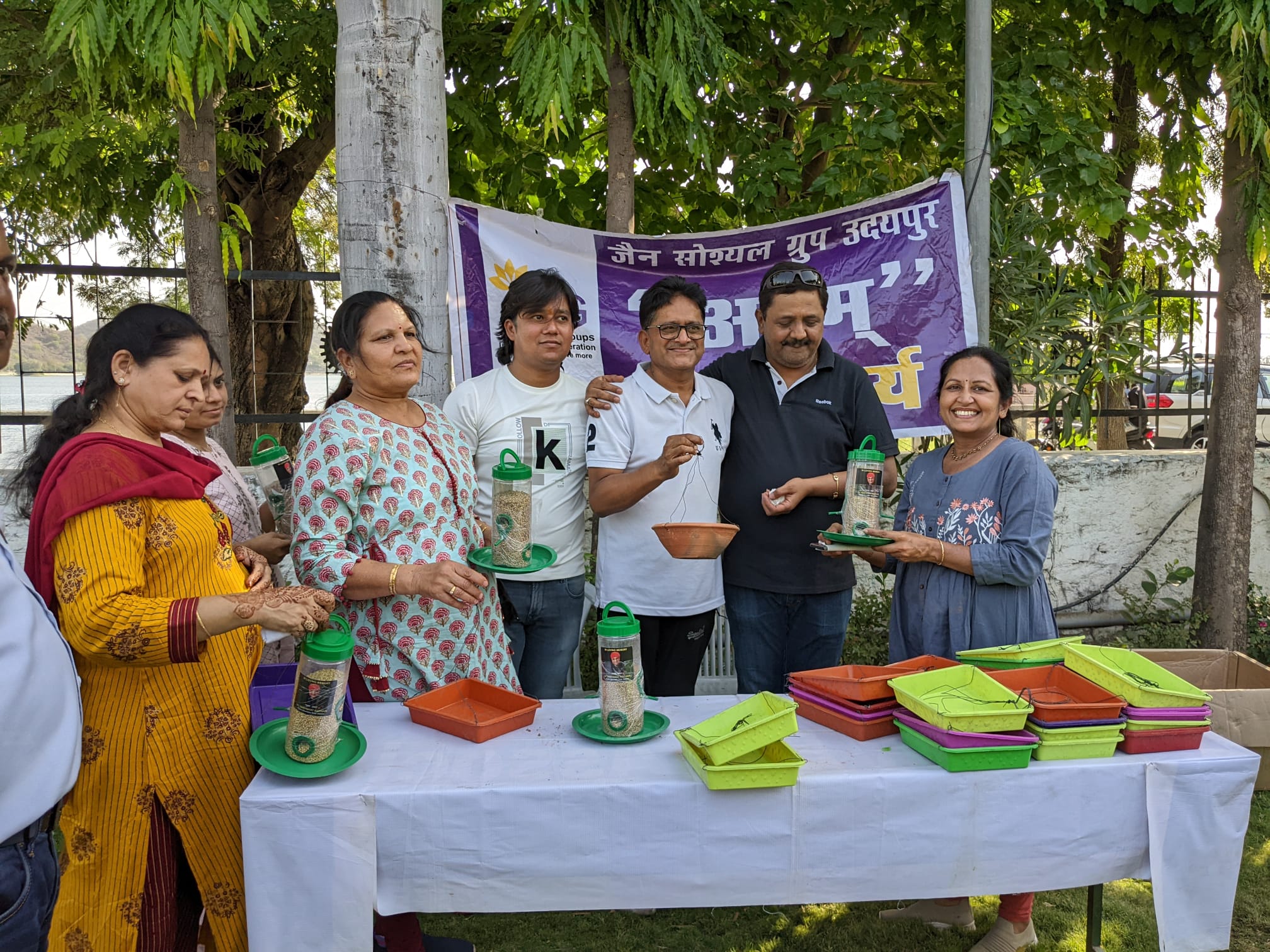 101 दम्पति सदस्यों ने निकाला शांति मार्च