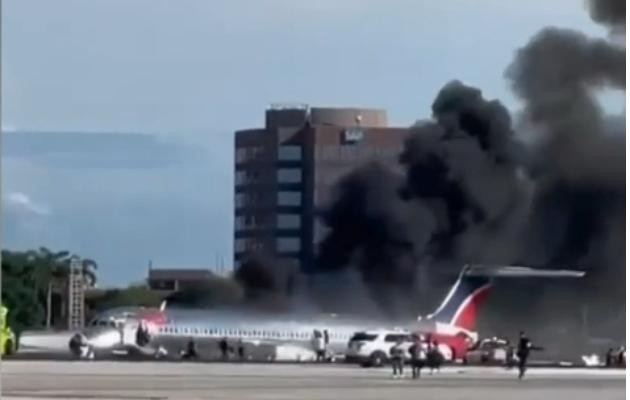 मियामी हवाईं अड्डे पर विमान में आग लगी, तीन जख्मी