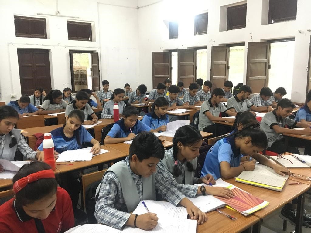 हिन्दुस्तान जिंक के ऊंची उड़ान कार्यक्रम में अध्ययनरत विद्यार्थियों का उत्कृष्ठ रहा परिणाम