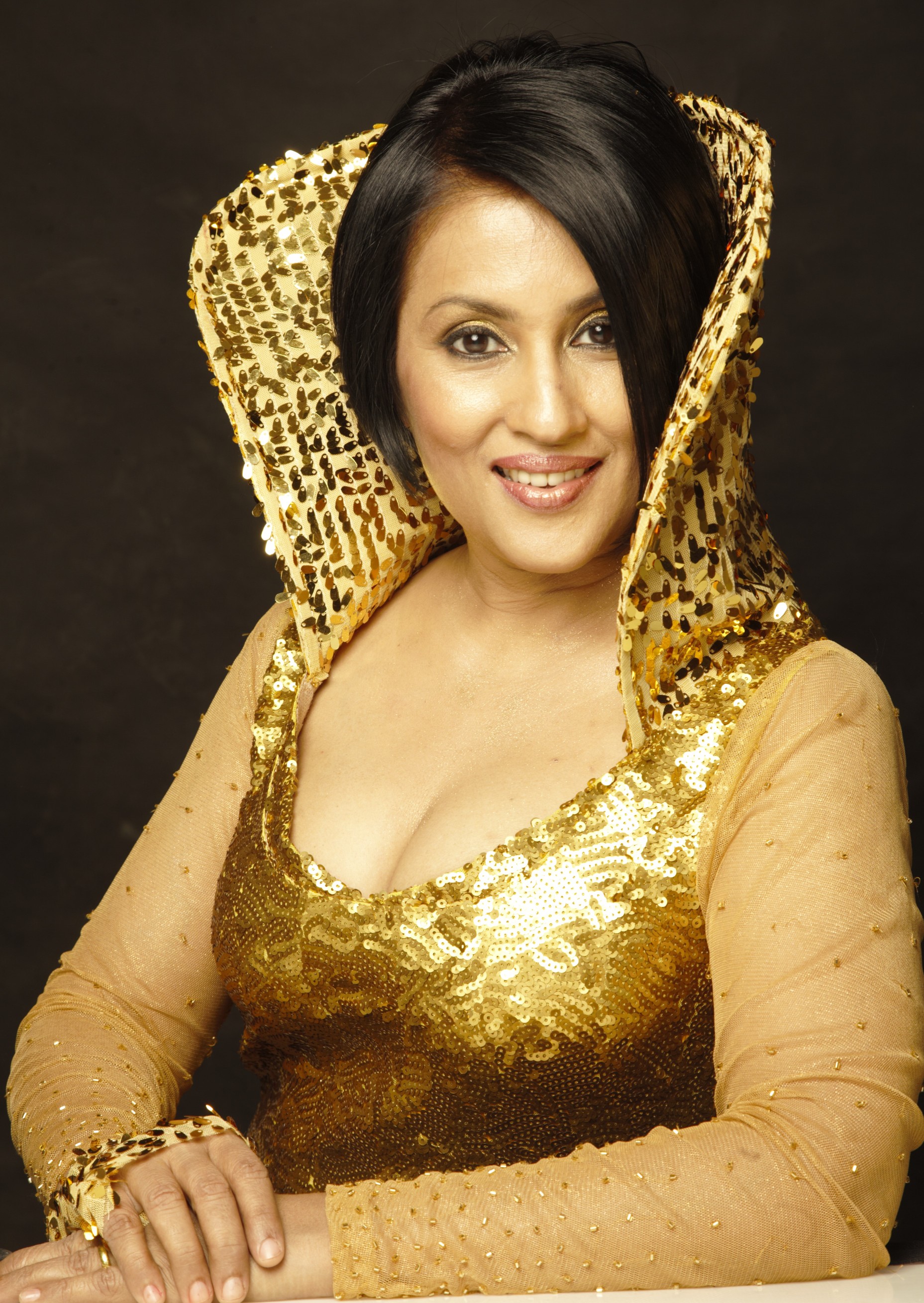 Madhushree to tour world to heal with Passion - Lata, Asha aur Main