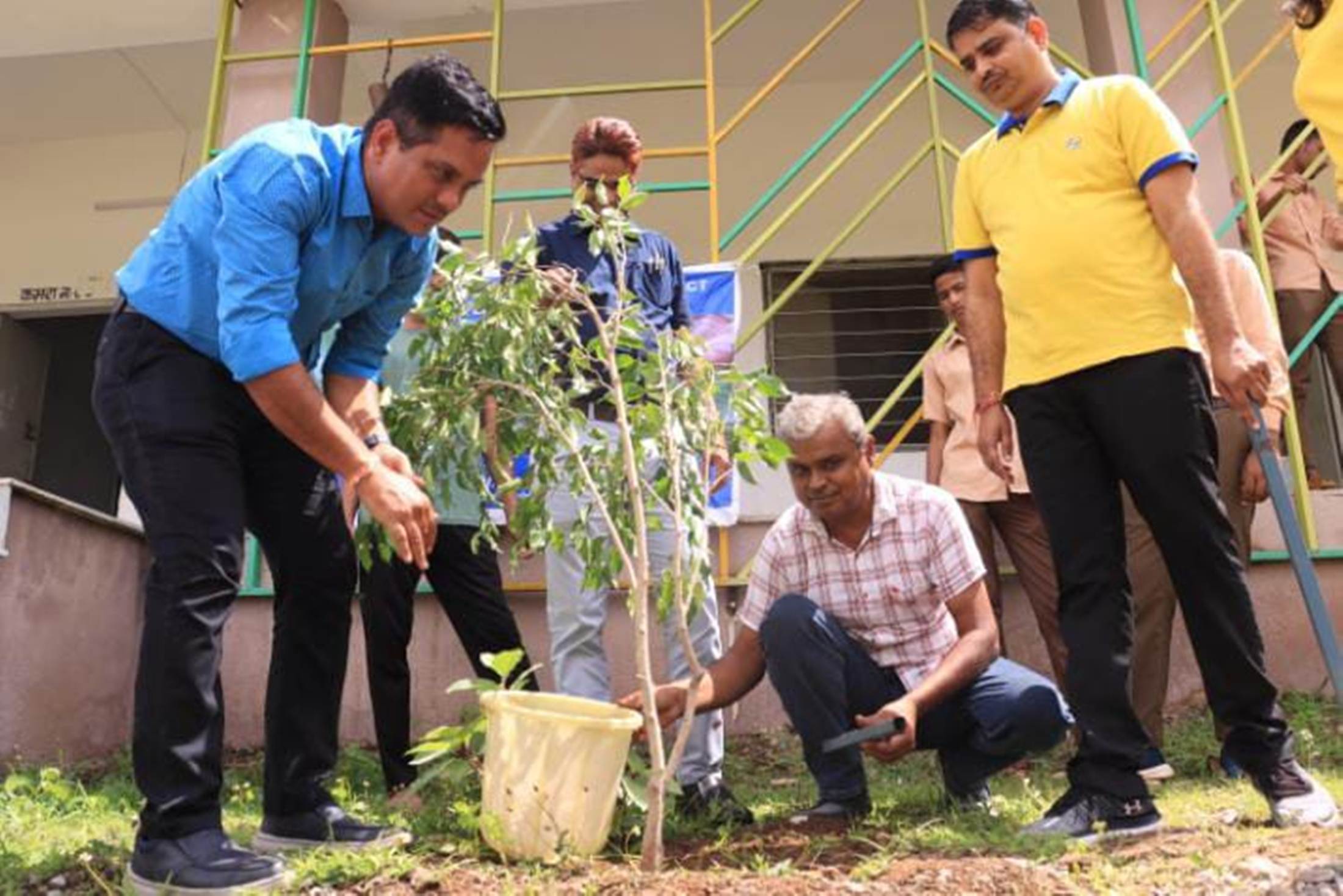 अब रात में भी रोशन रहेगा वरडा स्कूल