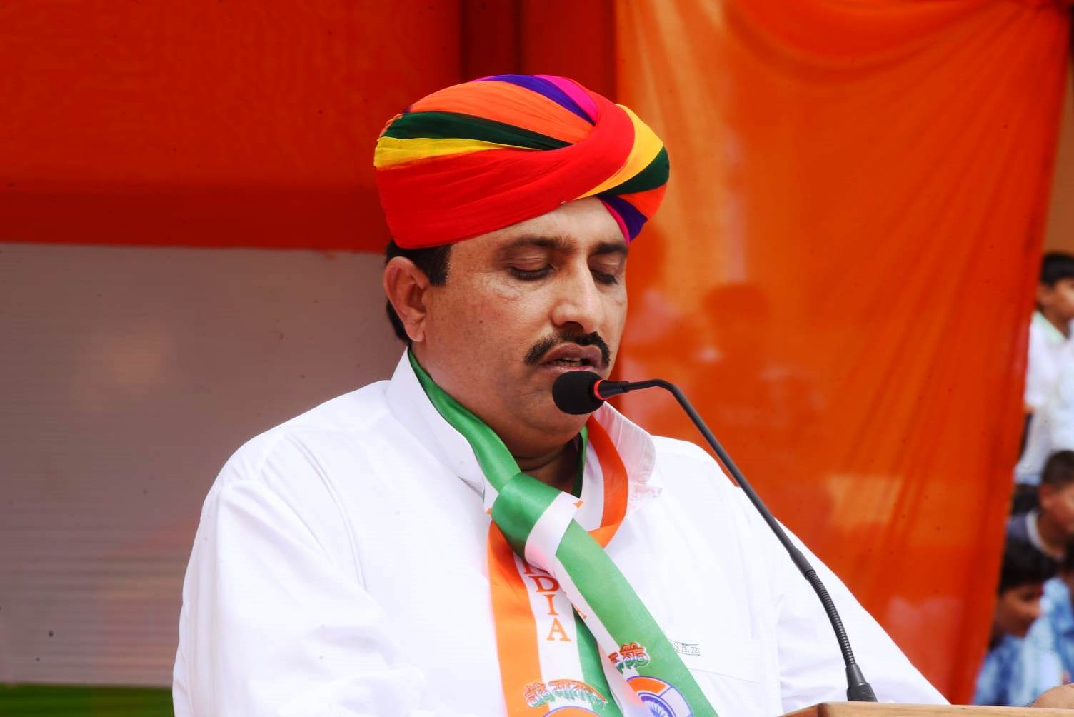 शाले मोहम्मद ने किया झण्डारोहण