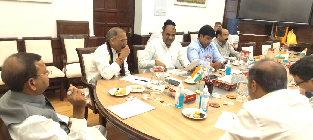 आगामी अफीम नीति में पुराने कटे हुये पट्टे भी हो बहाल - सांसद जोशी