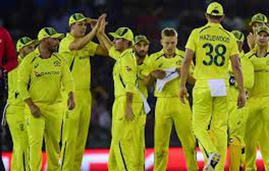 आस्ट्रेलिया ने भारत को चार विकेट से हराया