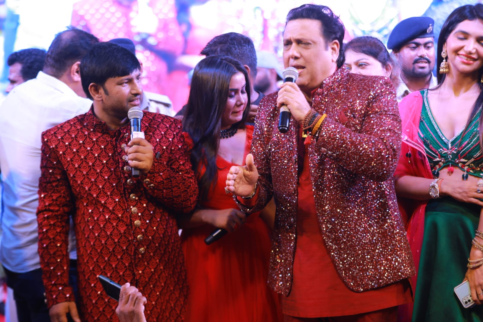  Celebrity stars danced with Govinda& Gulshan Grover in Dandiya Raas 2.0