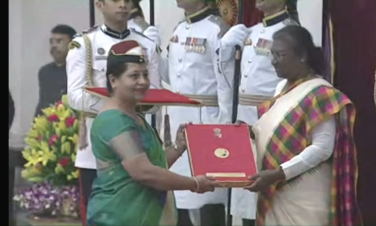 NATIONAL FLORENCE NIGHTINGALE AWARD CONFERRED TO  BRIG PUNITA A SHARMA(RETD) BY HON’BLE PRESIDENT OF INDIA
