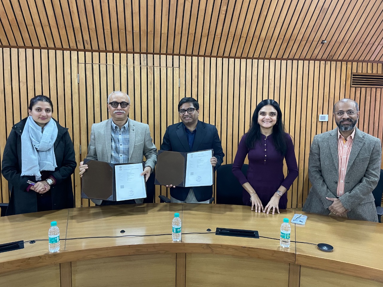 IIM Udaipur Signs a Pact with Communeeti to Consolidate Research in Public Policy and Development Sector