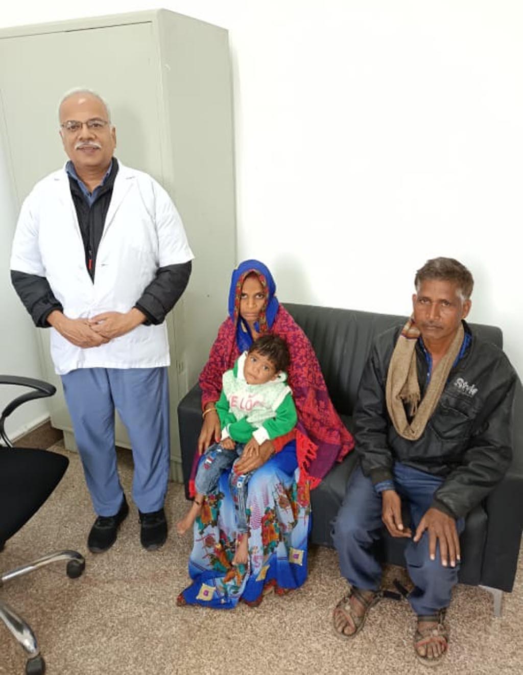 गंभीर हालत में आई बच्ची की पेसिफिक हॉस्पिटल, उमरड़ा में सफल सर्जरी