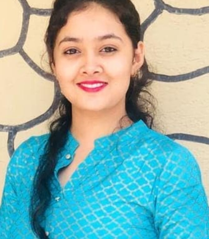 Reenal brought laurels to Udaipur, got second position at the state level Essay Competition 