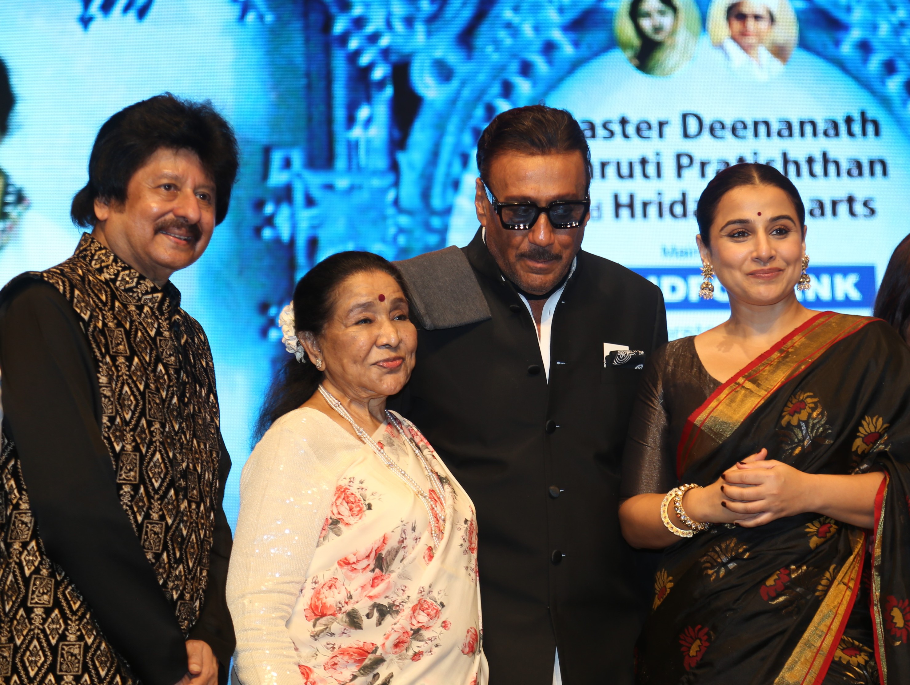 Asha Bhosle, Vidya Balan get emotional, reminisce on moments with Lata didi!