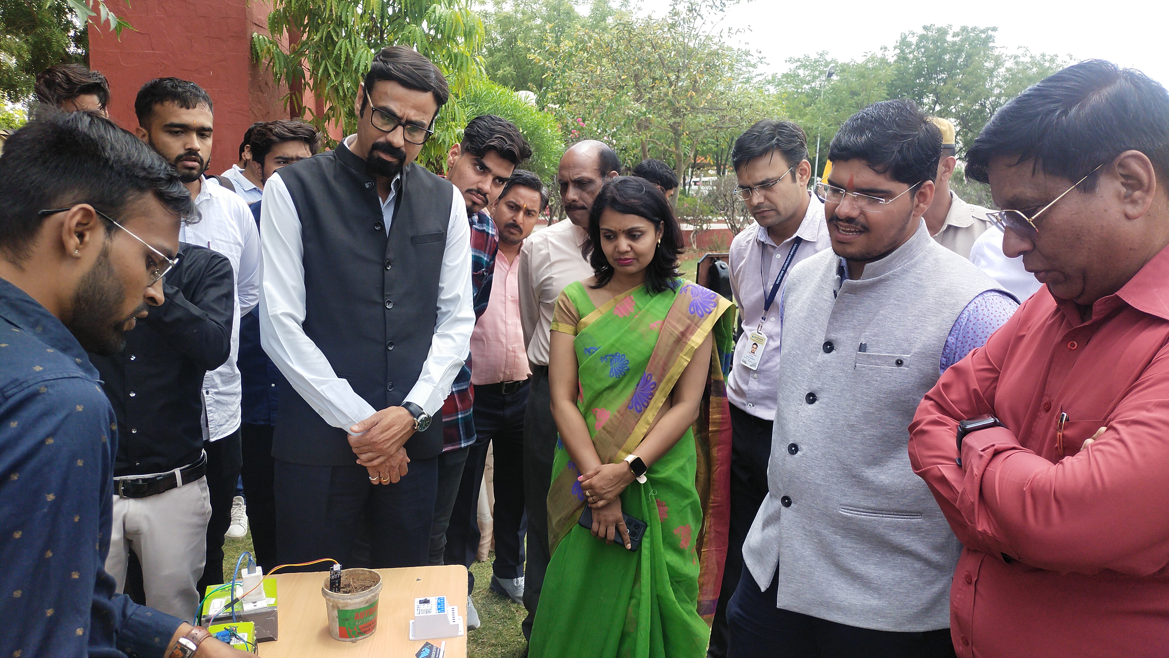 Using traditional knowledge and resources, students presented more than one project 