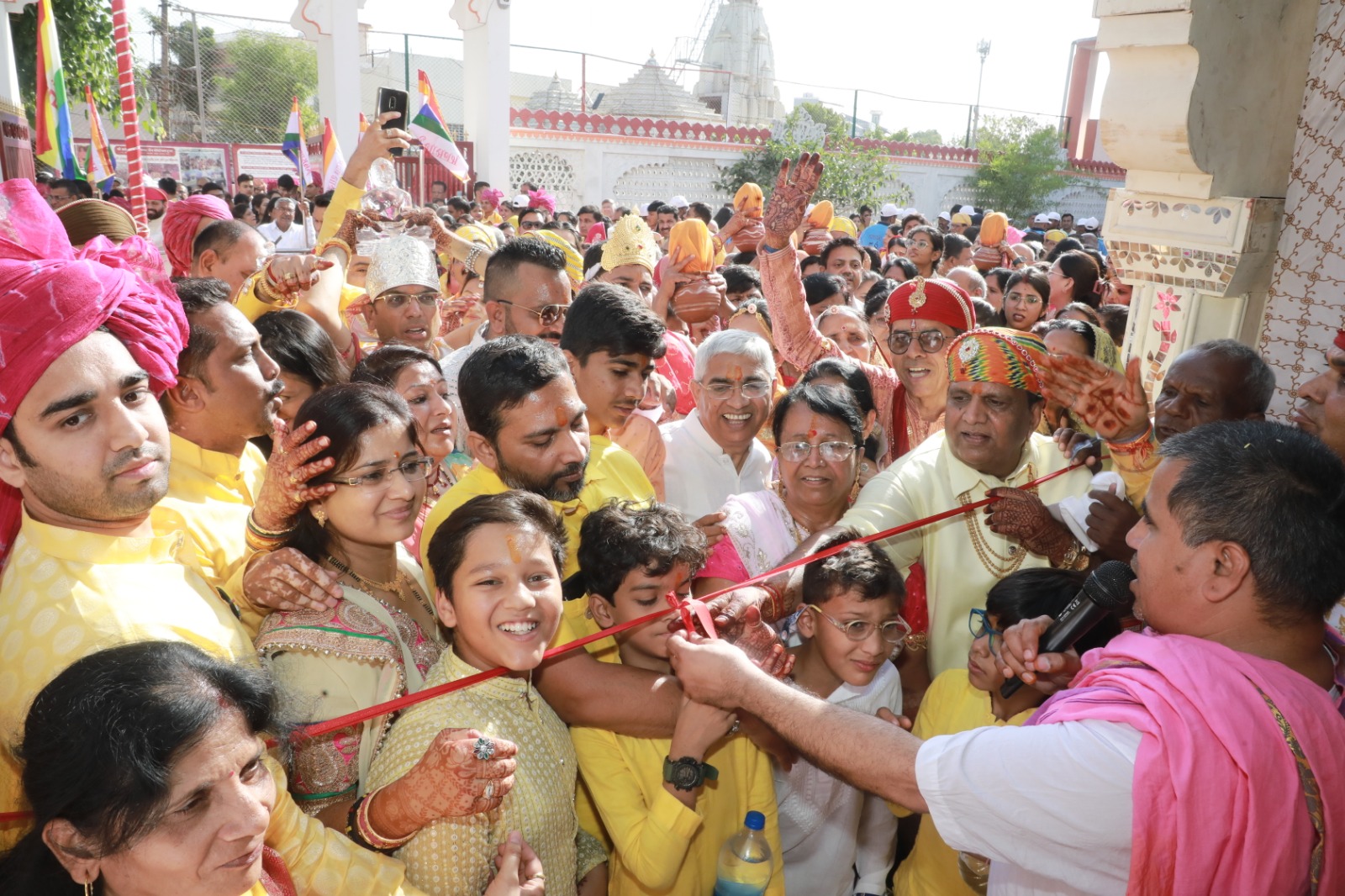 आचार्य श्री वर्धमान सागर महाराज के सानिध्य में मुख्यमंत्री अशोक गहलोत ने किया शिलान्यास