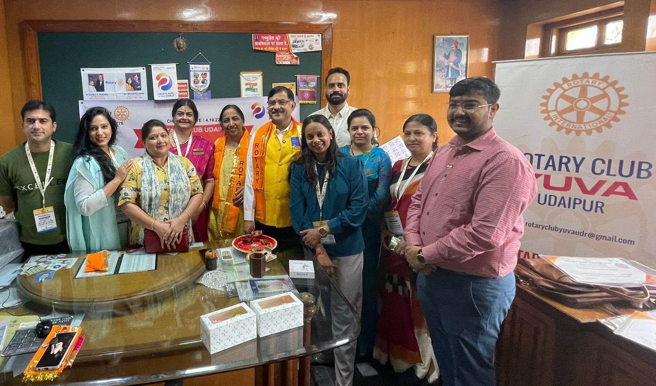 Rotary Club Udaipur Yuwa honored 16 doctors and 20 CAs.