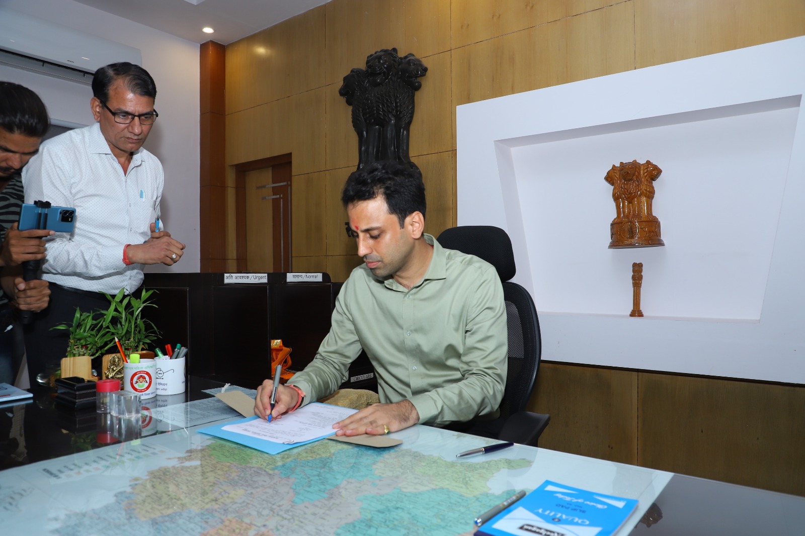 District Collector Arvind Poswal Assumes Office