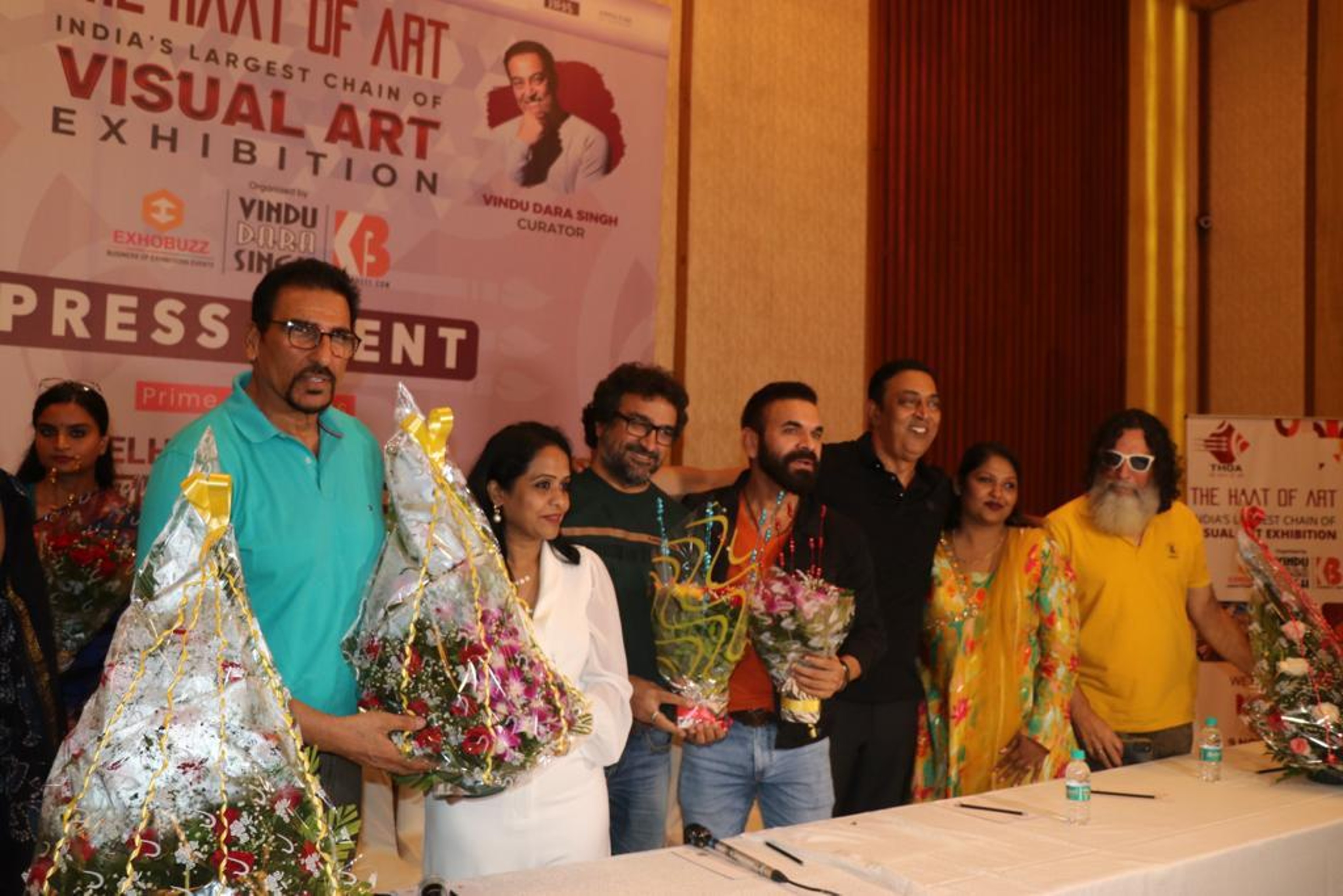 Kr Mukesh , Jyoti Yadav Ceo Of Exobuzz Bollywood Actor Bindu Dara Singh Founder And Harsela Vighe Come Together For "The Haat Of Art".                    