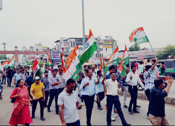 Rail Workers Demand Restoration of Old Pension Scheme - Protest Led by Abdul Khalik