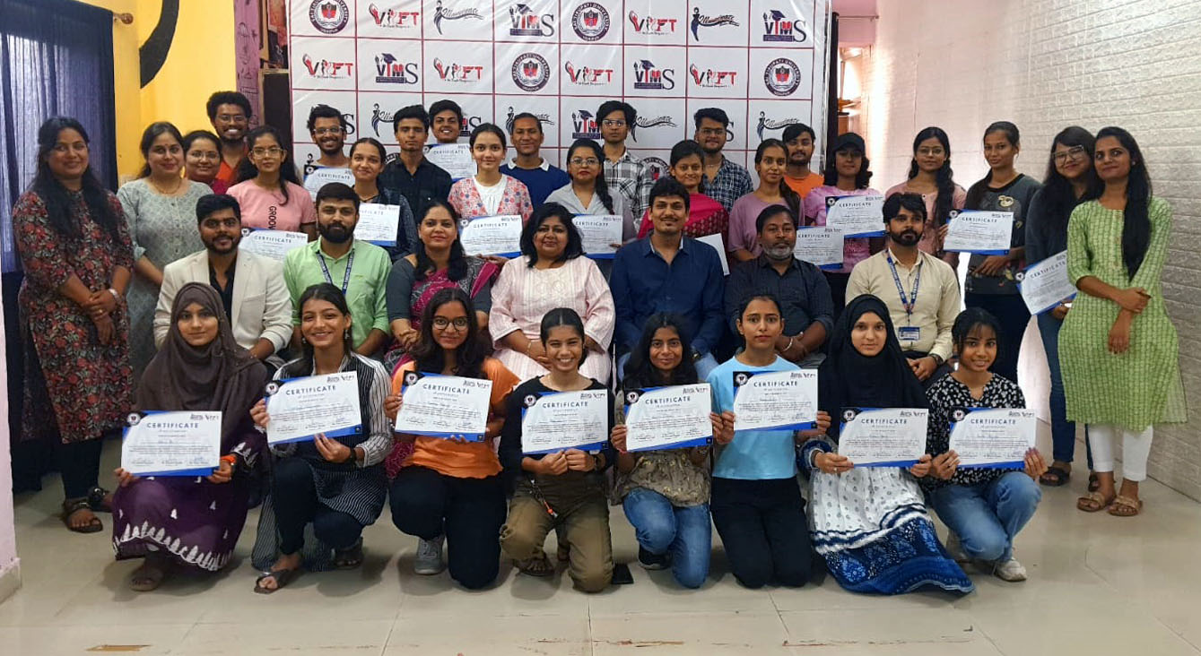 Workshop on Graphic Designing in VIFT: 